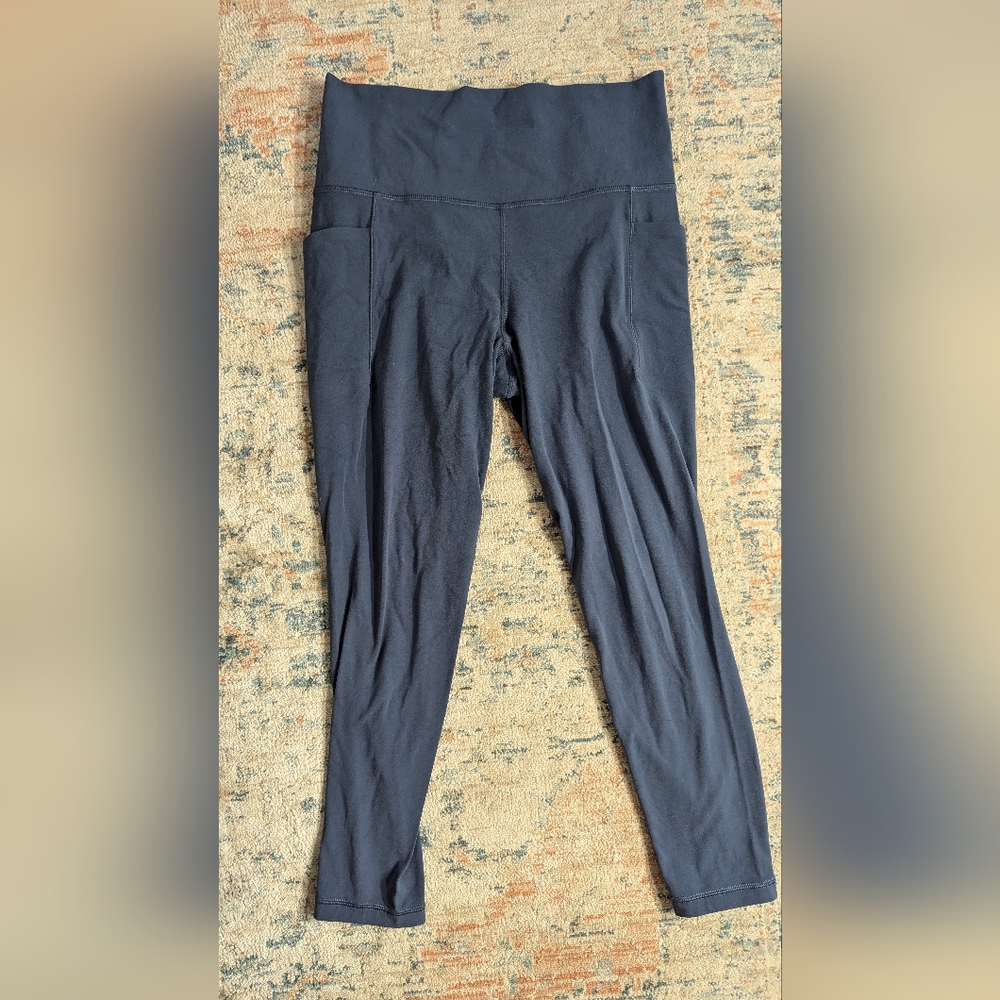 Athleta Salutation Stash 7/8 Leggings